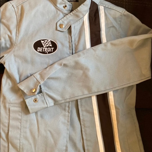 Jean jacket - Picture 1 of 4